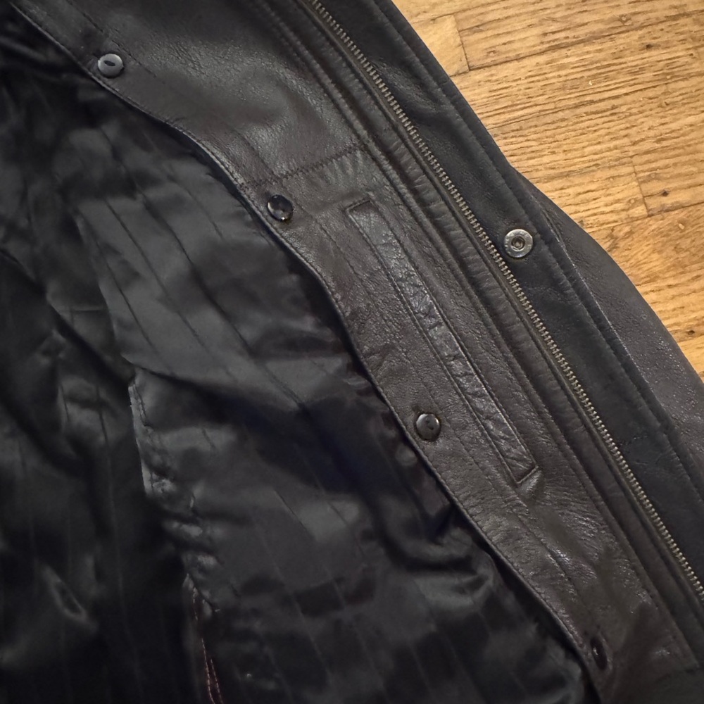 Danier Black Leather Field Jacket with Brown Shearling Collar - Picture 8 of 14